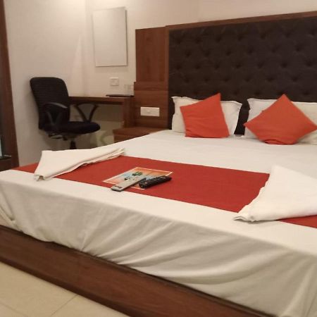 נאווי מומבאי Hotel Sai Deep Lodging By Wb Inn מראה חיצוני תמונה