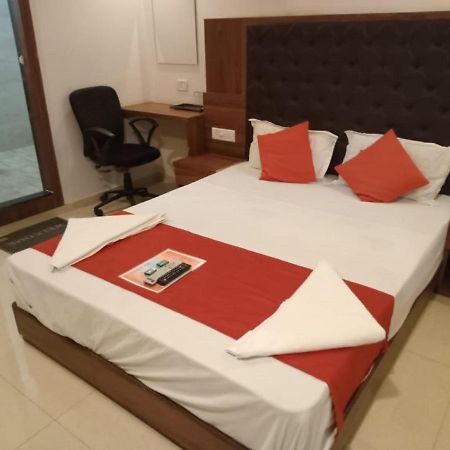 נאווי מומבאי Hotel Sai Deep Lodging By Wb Inn מראה חיצוני תמונה