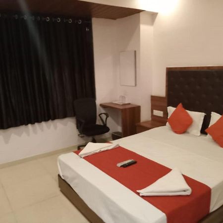 נאווי מומבאי Hotel Sai Deep Lodging By Wb Inn מראה חיצוני תמונה